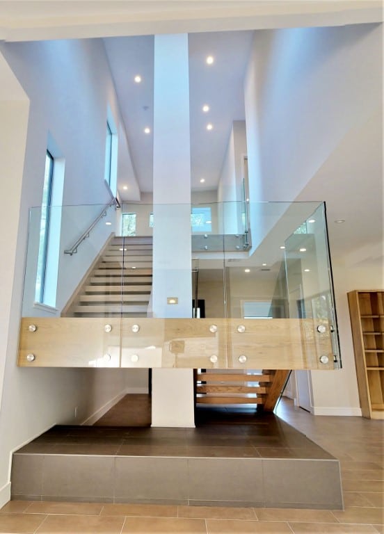 contemporary-staircase-by-gryphon-builders-houston-texas