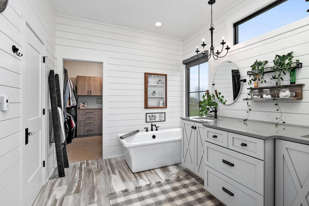 momodern-farmhouse-master-bathroom-design-ideas-houston-texas Houston Builder